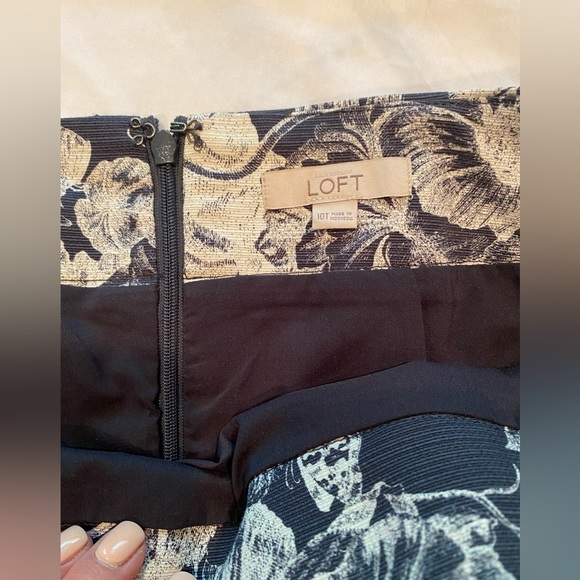 Loft skirt. Size 10 Tall. Gray with cream floral design. - Picture 3 of 4